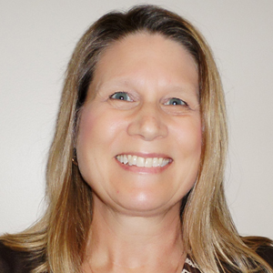 Lori Winkle headshot
