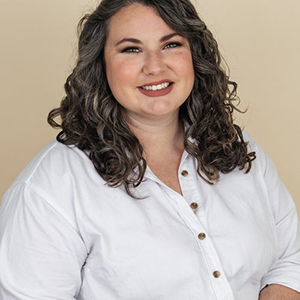 Emily Snisky headshot